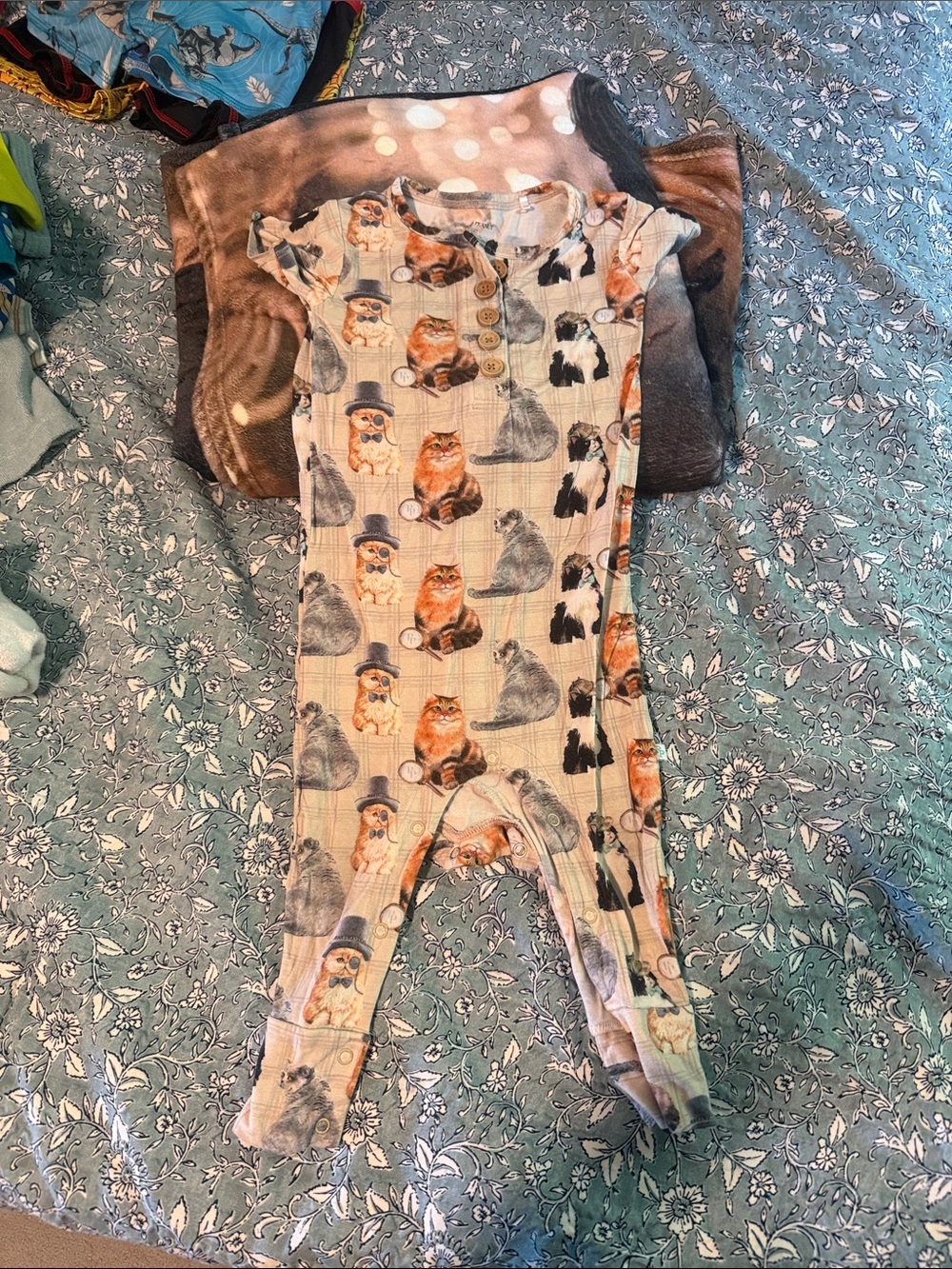Kids posh peanut Cute Animal cat Print One-Piece Romper in Beige